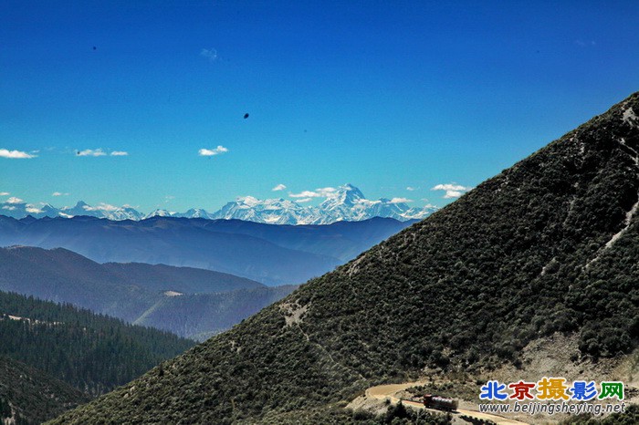 开向雪山.jpg