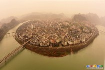 濛濛春雨中的阆中古城