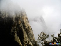 雨中的西岳华山